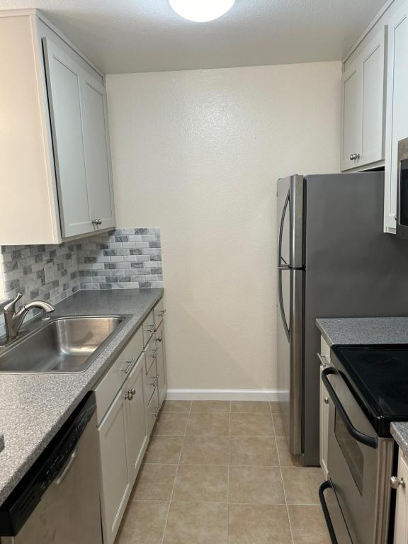Building Photo - 361 Half Moon Ln #313