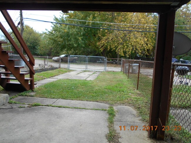 Foto del edificio - 3221 Wallford Dr