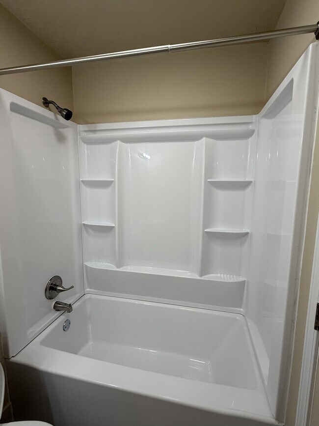 Foto del edificio - 210 E 13th St