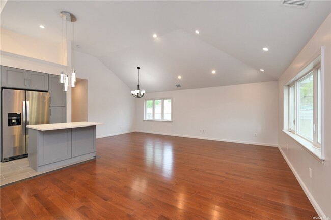 Foto del edificio - 46-17 Little Neck Pkwy