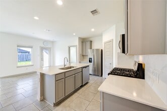 Building Photo - 29430 Travis Trace