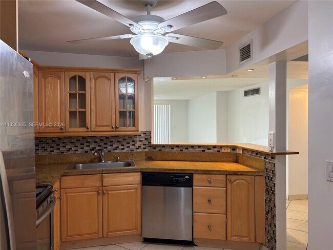 Foto del edificio - 1750 NE 191st St