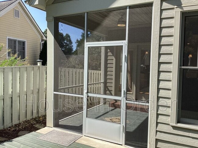 Building Photo - 49 White Ash Dr