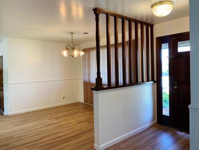 Foto del edificio - Beautiful 3 Bedroom 2 Bath Hollister home ...