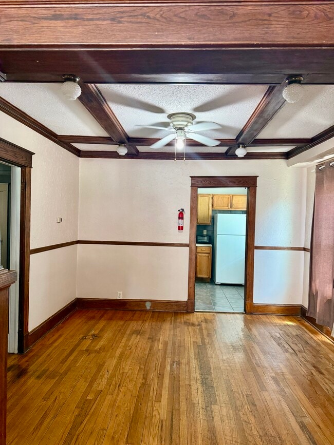 Building Photo - 6220 E 10th St