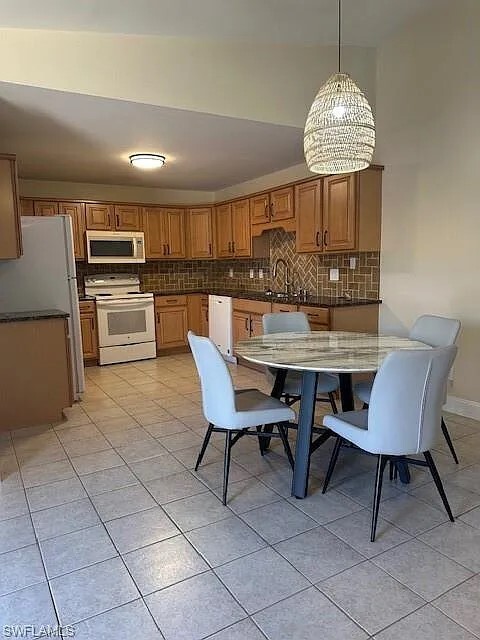 Building Photo - 5638 Foxlake Dr