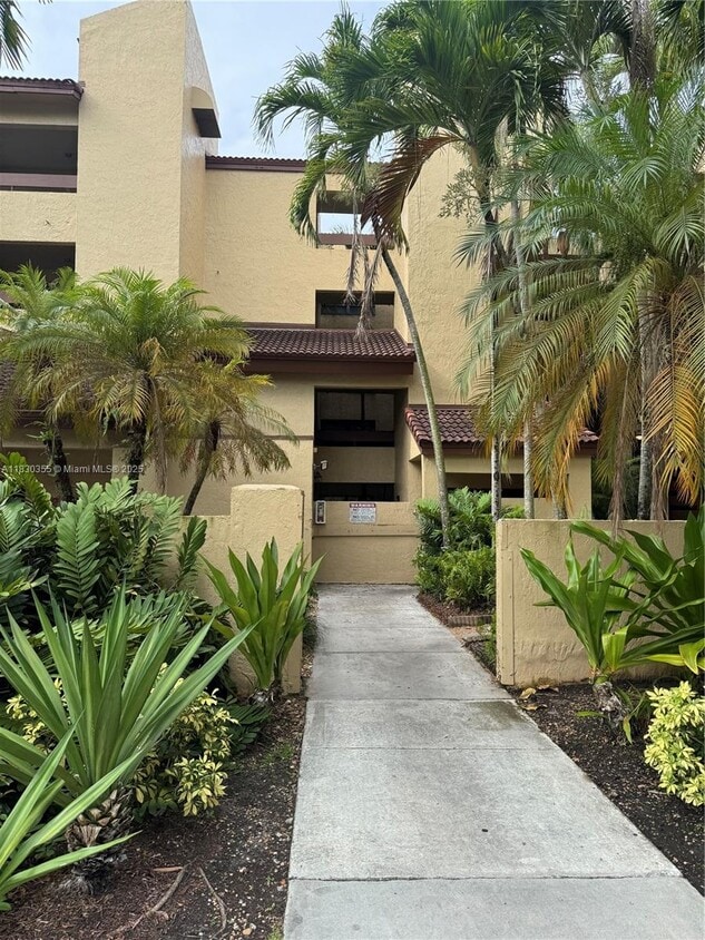 Primary Photo - 9285 SW 125th Ave