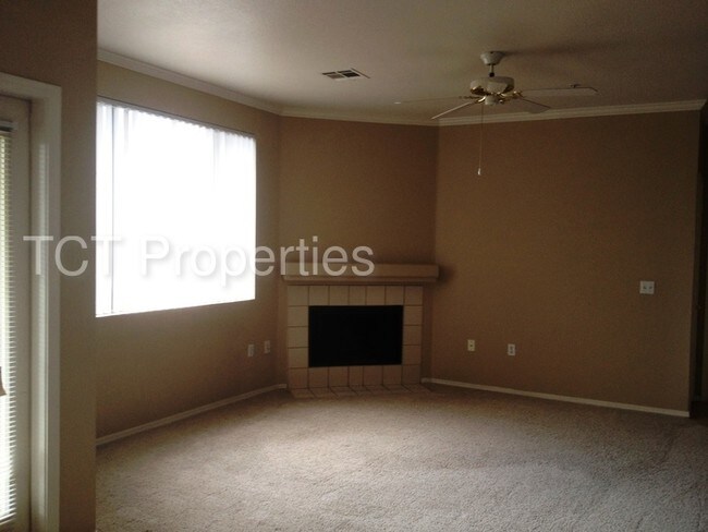 Building Photo - Luxury Riverwalk Condo in Ideal Location!!!