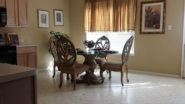 Foto del edificio - 2015 Foxhill Dr