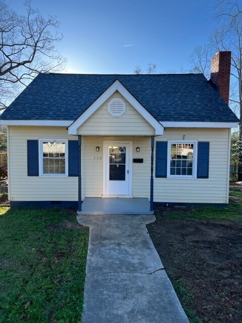 Foto principal - 172 Watkins Ct