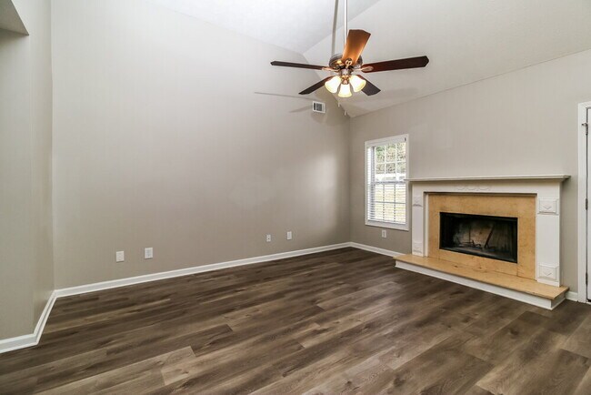 Foto del edificio - 100 Princeton Ct