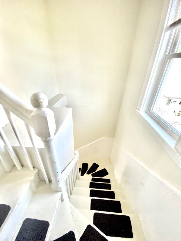 Building Photo - 56 Mozart St