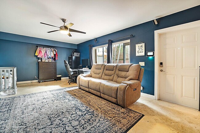 Foto del edificio - 2876 Waterford Dr S