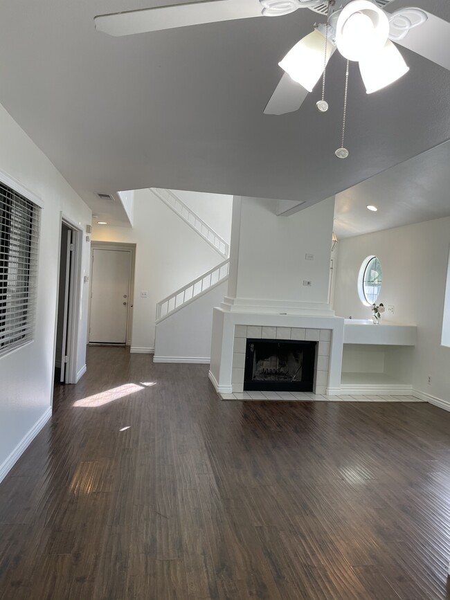 Foto del edificio - 29752 Strawberry Hill Dr