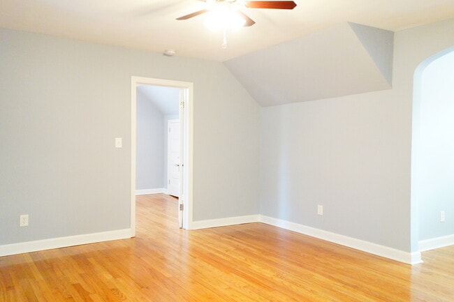 Building Photo - 807 Kennebec Ave