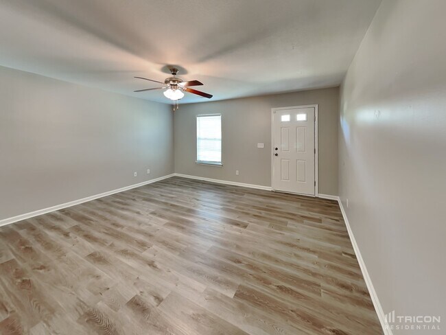 Building Photo - 241 Saskatoon Drive Hopkins SC