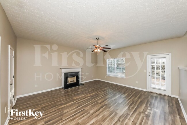 Building Photo - 419 Lake Ridge Ln