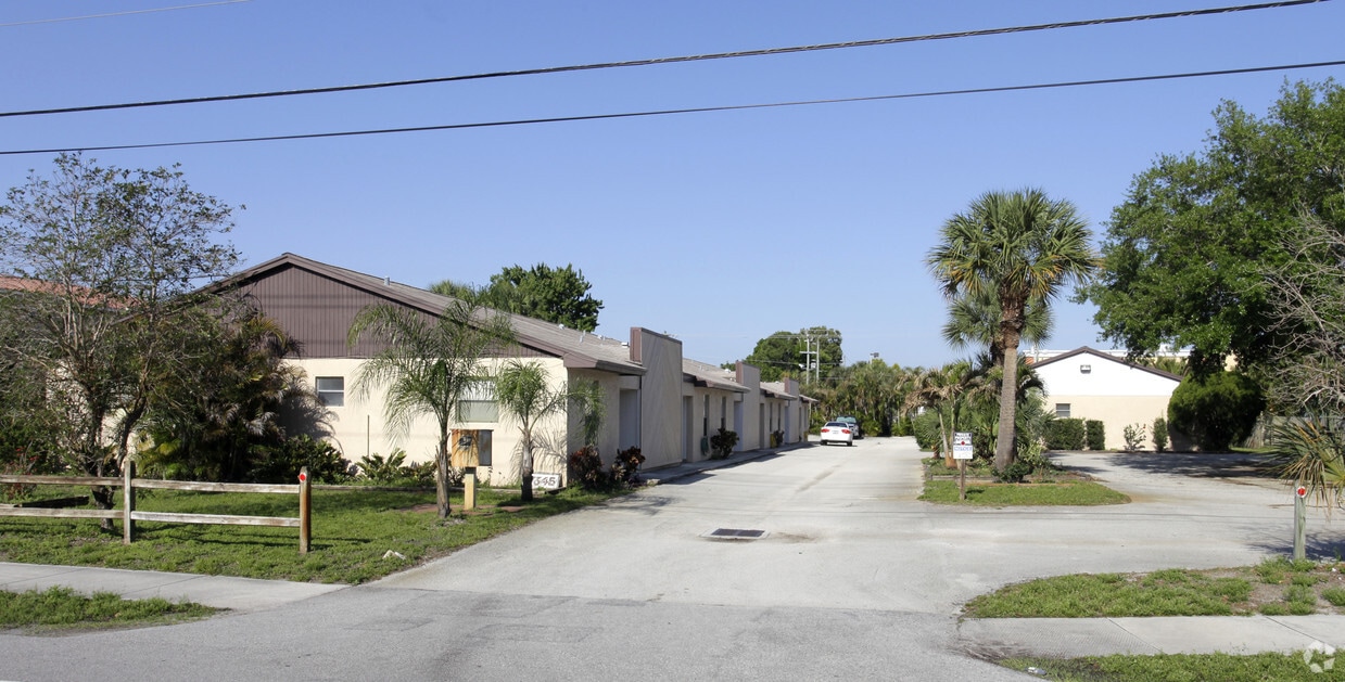 Primary Photo - 17345-17355 Bush Rd