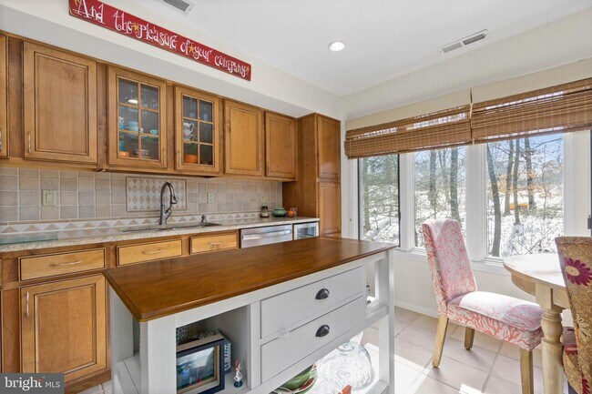 Building Photo - 103 Sunshine Lakes Dr
