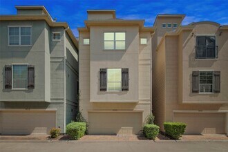 Building Photo - 9125 Harbor Hills Dr