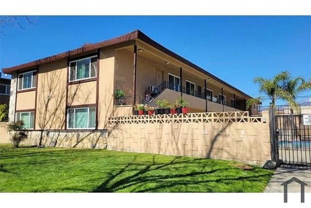 Building Photo - 811 Orchid Ct