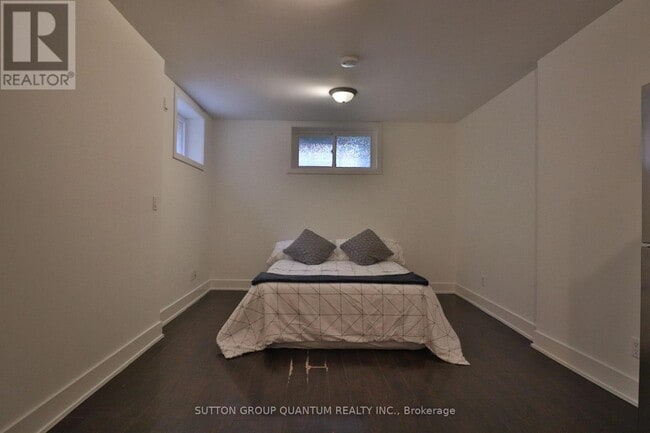 Building Photo - 588 Ossington Ave
