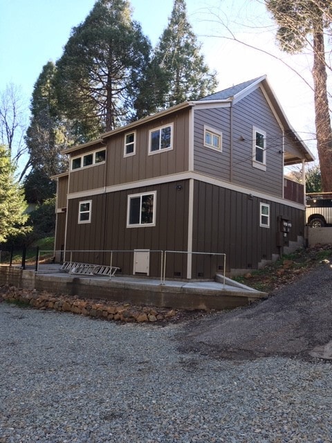 Building Photo - Creekside Frontage, Walk to town, Downstairs Apartment in Duplex