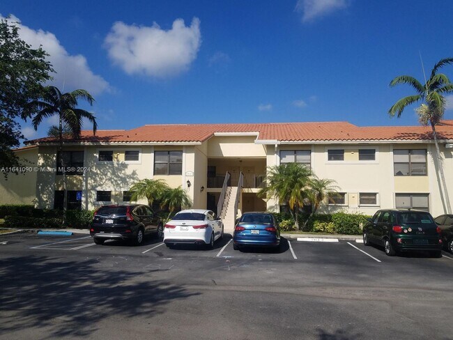 Foto del edificio - 1513 Lake Crystal Dr