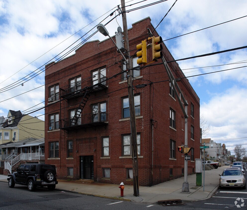 Building Photo - 777-779 Avenue E