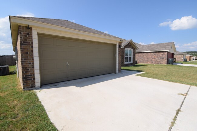 Building Photo - 4404 Colonel Dr