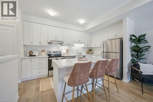 Building Photo - 169 REVERIE Wy