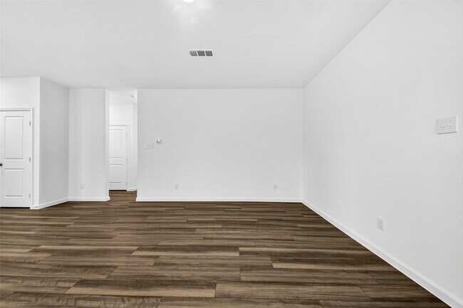 Foto del edificio - 15049 Ronan Dr