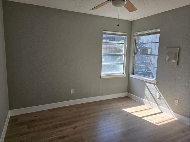 Foto del edificio - 1902 Cleveland St