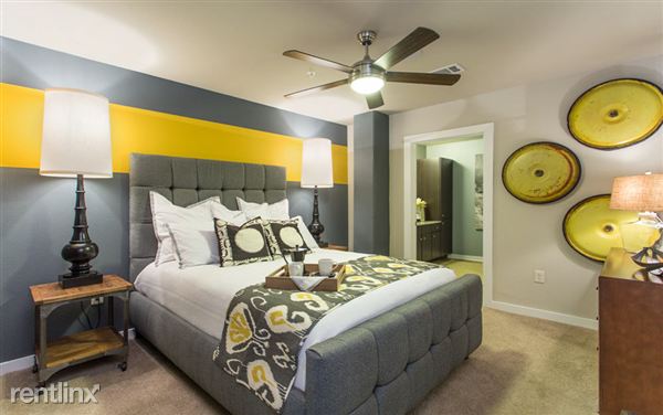 Fotografía del edificio - 200 S Lamar Blvd