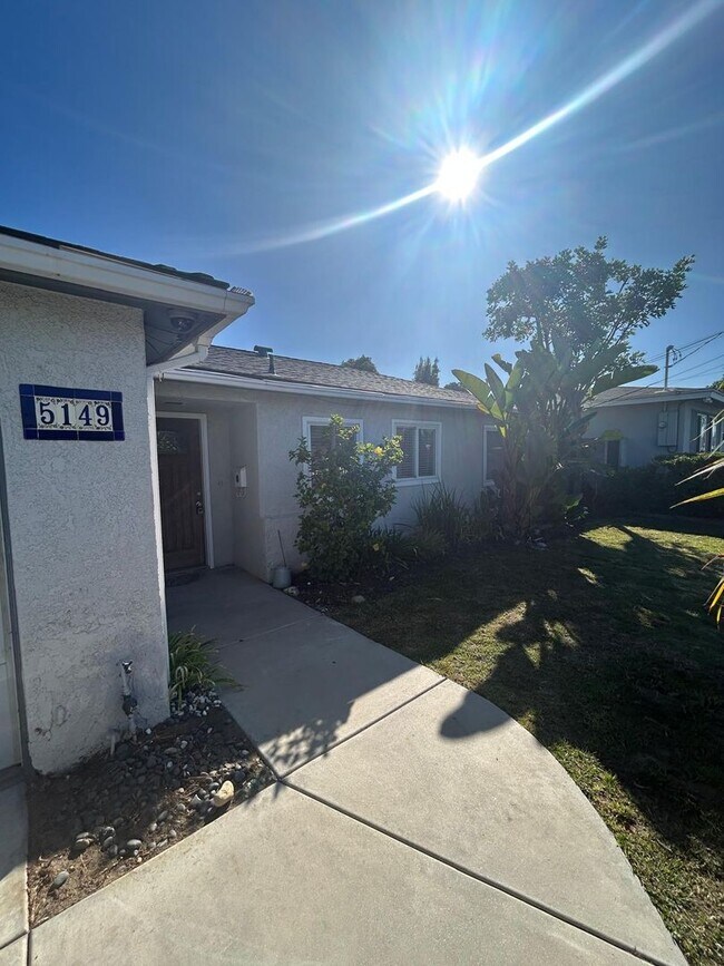 Foto del edificio - Beautiful Remodeled 3 Bedroom 2 Bath, Only. A Few Blocks from SDSU, Available Now $4,195