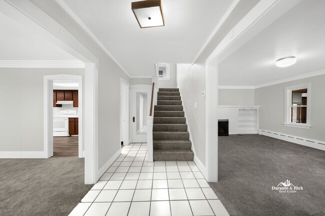 Building Photo - Single Family Home in Historic Oak Park Ne...