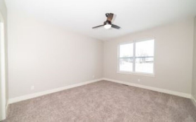 Foto del edificio - 3460 N Bell School Rd