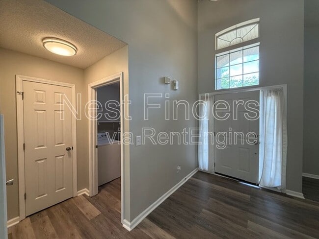 Building Photo - 830 S Lilac Loop