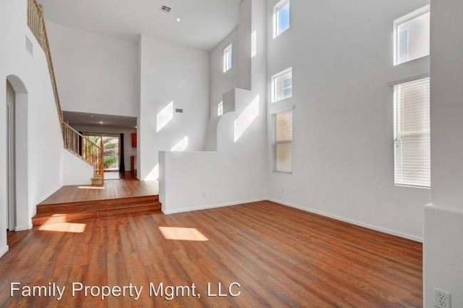 Building Photo - 5 br, 3 bath House - 4714 Forest Shadow Ave