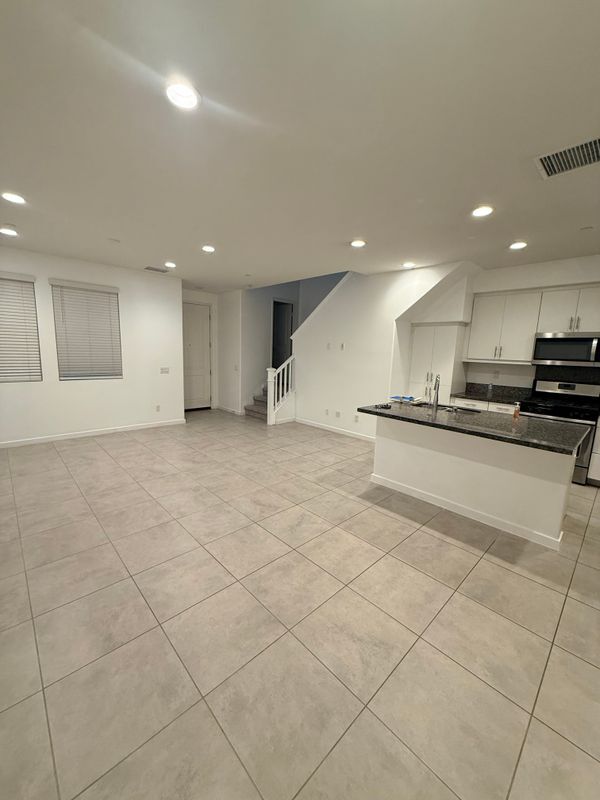 Building Photo - 2625 Verna Dr