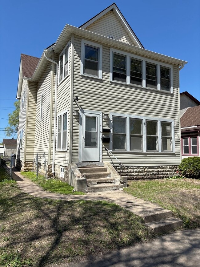 Building Photo - 1416 Grand St NE