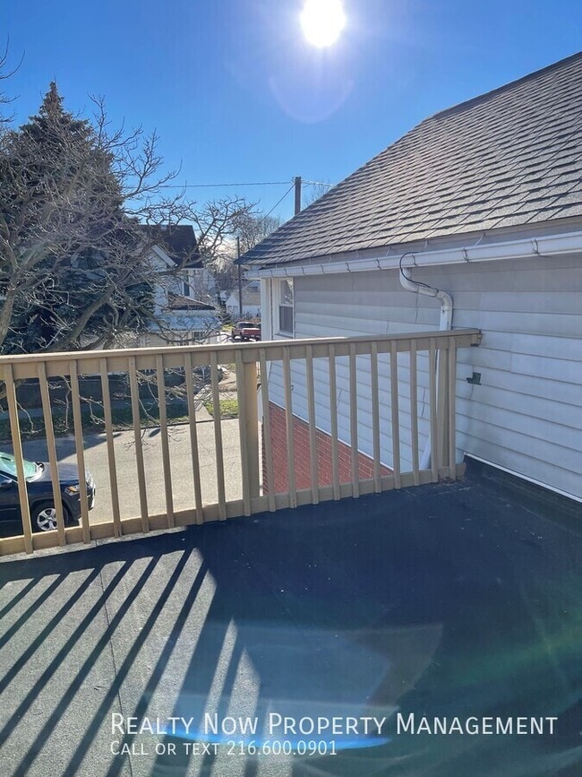 Building Photo - 6028 Wakefield Ave