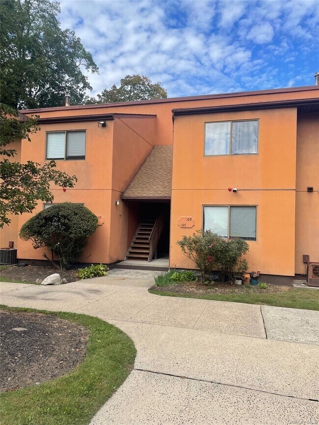 Foto del edificio - 110 Town Hill Condominium