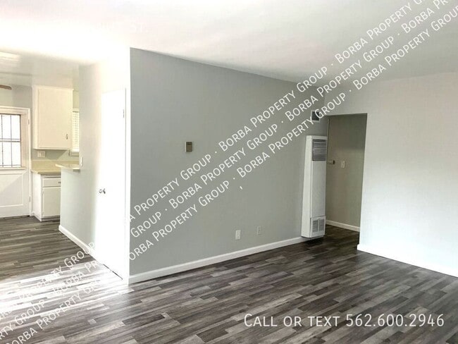 Building Photo - 12015 Walnut St