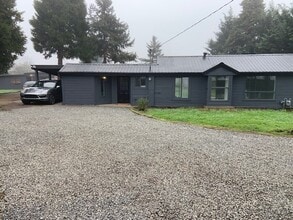 Building Photo - 3335 Coburg Rd