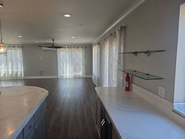 Building Photo - Custom 4 bedroom 3 bath in Hidden Valley Lake