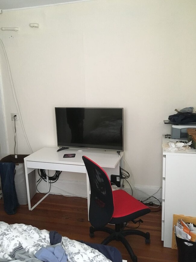 Building Photo - East Rock 1BR Close to Yale SOM