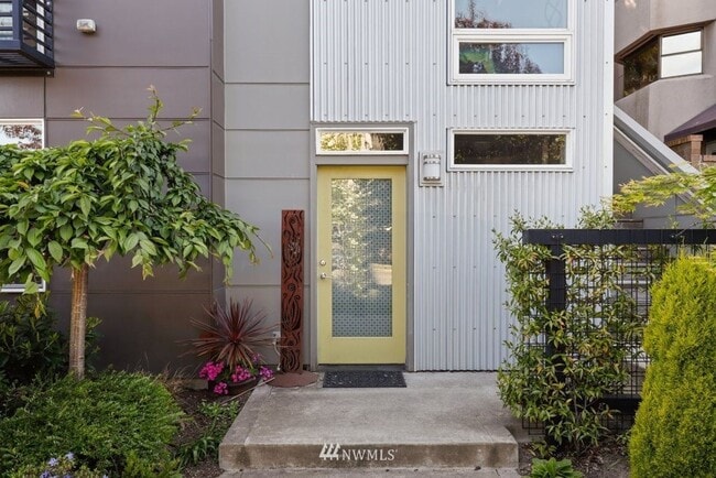 Photo - 1633 California Ave SW Townhome