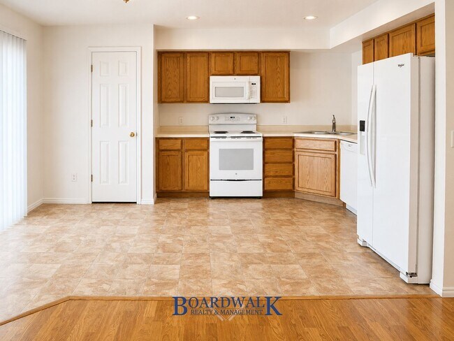 Foto del edificio - 582 N Redwood Rd