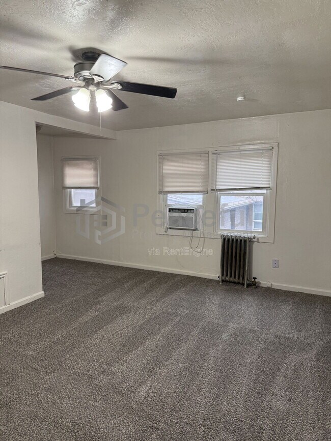 Building Photo - 417 Wall St